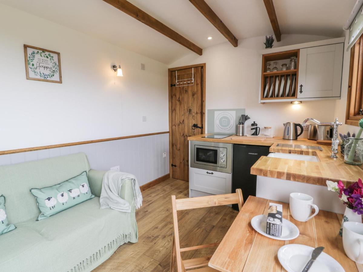 Tan Y Castell Shepherds Hut Llangollen Exteriér fotografie